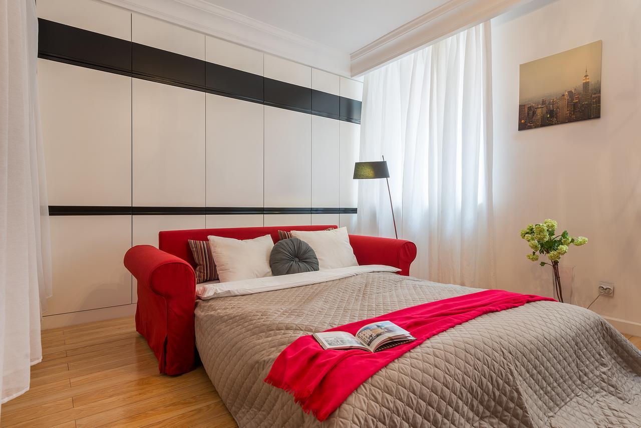 P&O Serviced Apartments Swietojanska Warschau Exterior foto